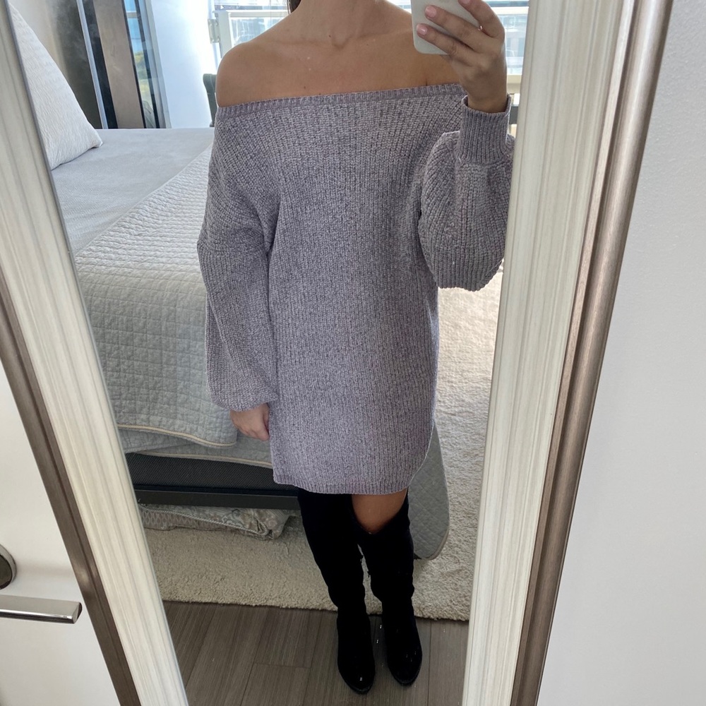 Chunky balloon sleeve sweater dress